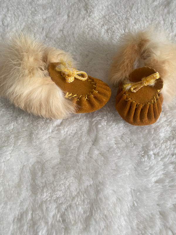 MOCCASINS (size 4)