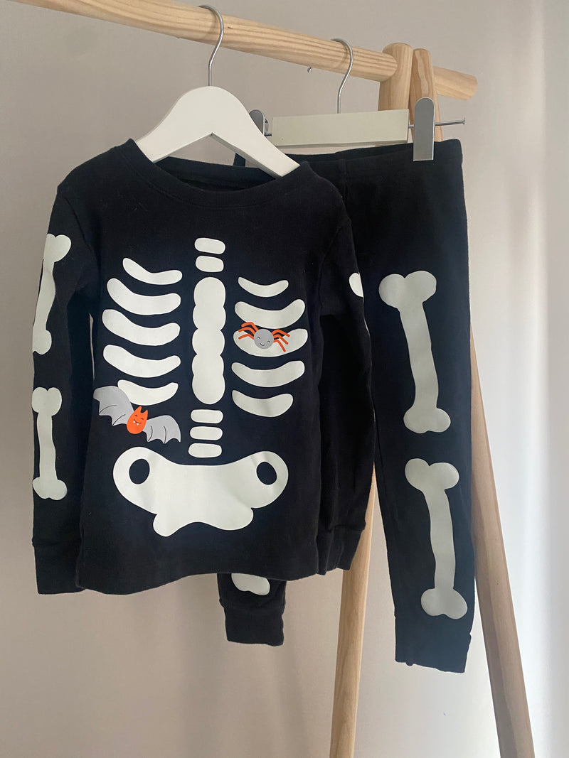CARTERS HALLOWEEN PAJAMAS (3T)