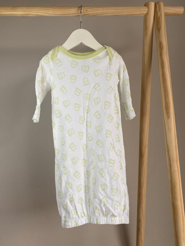 LITTLE BUNDLES SLEEP GOWN’S (0-3 Months)