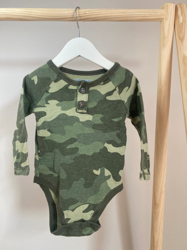 OLD NAVY Outfit (6-12 Months)