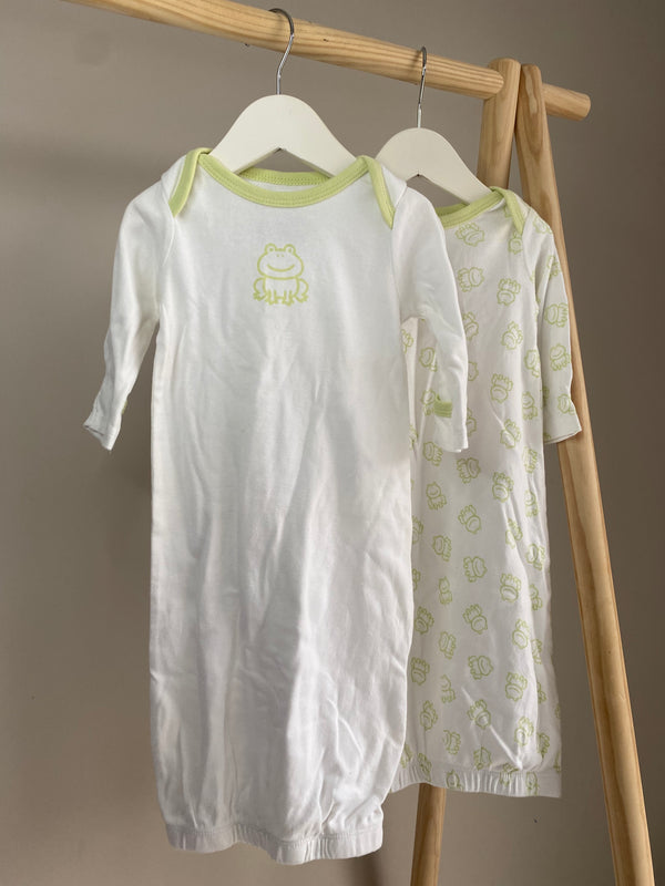 LITTLE BUNDLES SLEEP GOWN’S (0-3 Months)