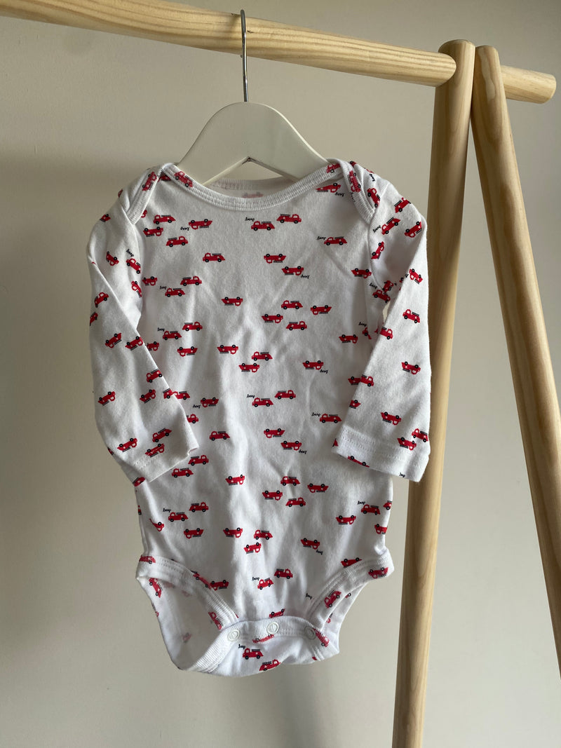 CARTERS Outfit (6 Months)