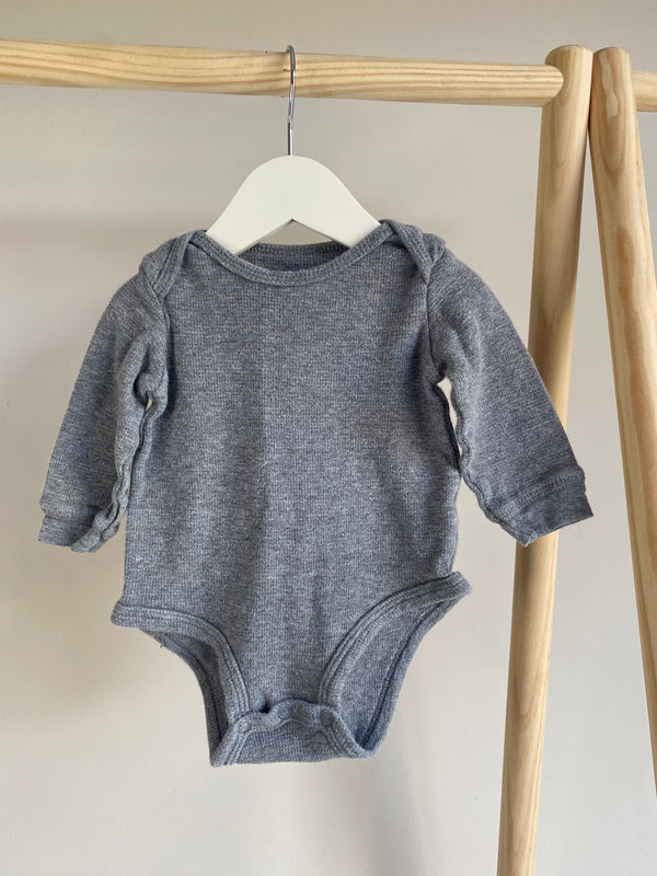 CARTERS Long Sleeve (6 Months)