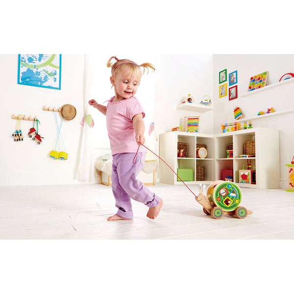 WALK-A-LONG SNAIL – HAPE