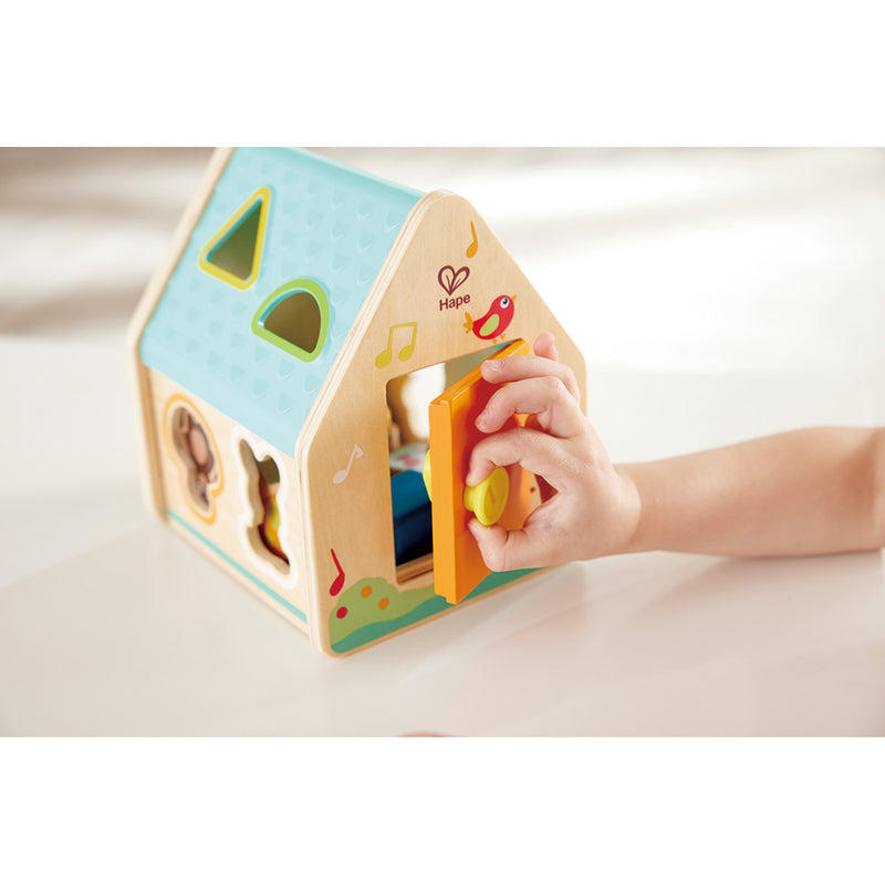 CRITTER HOUSE SHAPE SORTER – HAPE