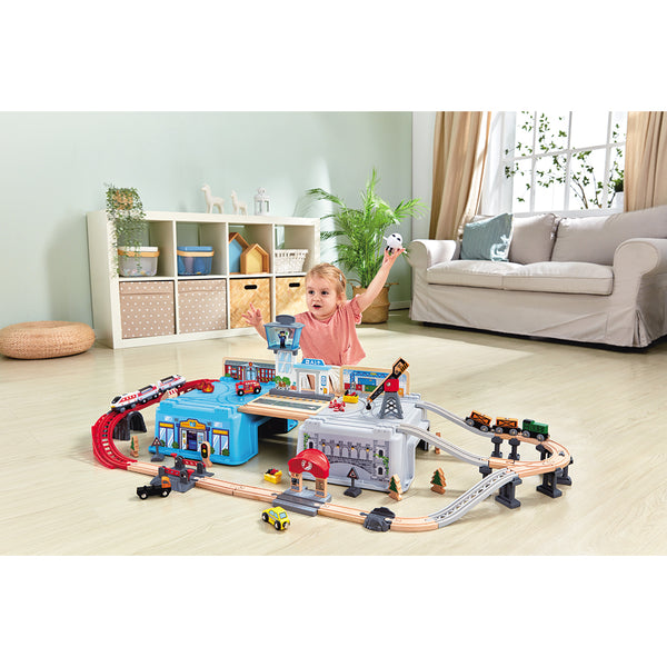 MEGA METROPOLIS TRAIN BUCKET SET – HAPE