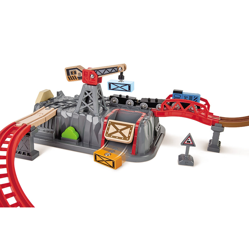 RAILWAY BUCKET-BUILDER SET – HAPE