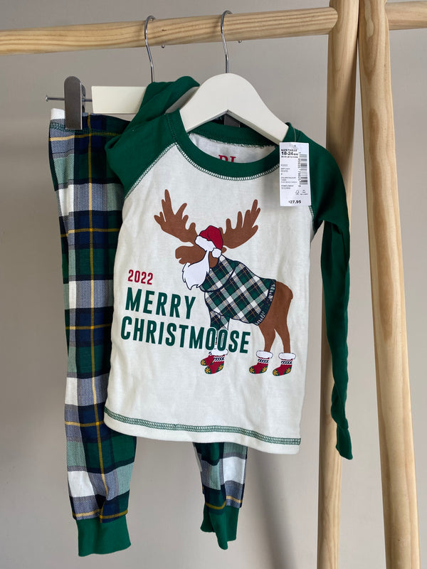 CHILDREN’S PLACE Christmas PAJAMAS (18-24 Months)