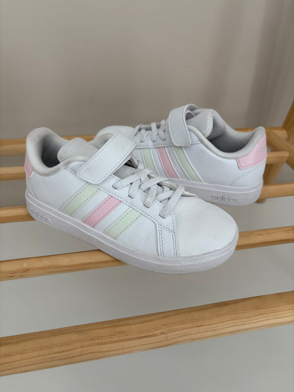 ADIDAS Shoes (Size 13)