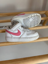 NIKE Shoes (Size 6)