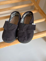TOMS (Size 5)