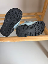 NEW BALANCE (Size 4)