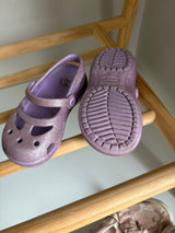 CROCS (Size 7)