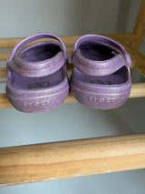 CROCS (Size 7)