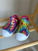 SKECHERS (Size 6)