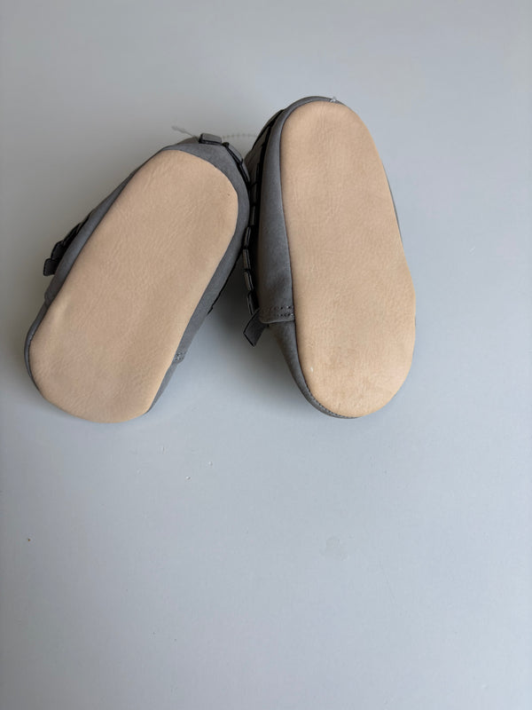 OLD NAVY Shoes (12-18 Months)