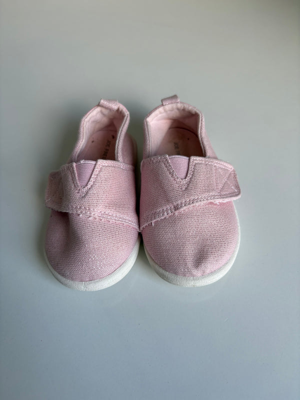 JOE FRESH Shoes (Size 5)