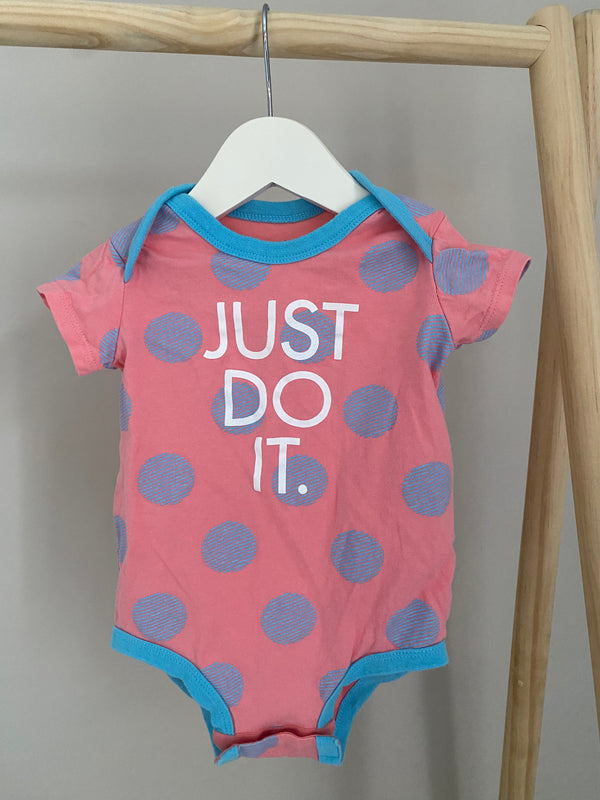 NIKE (6-9 Months)