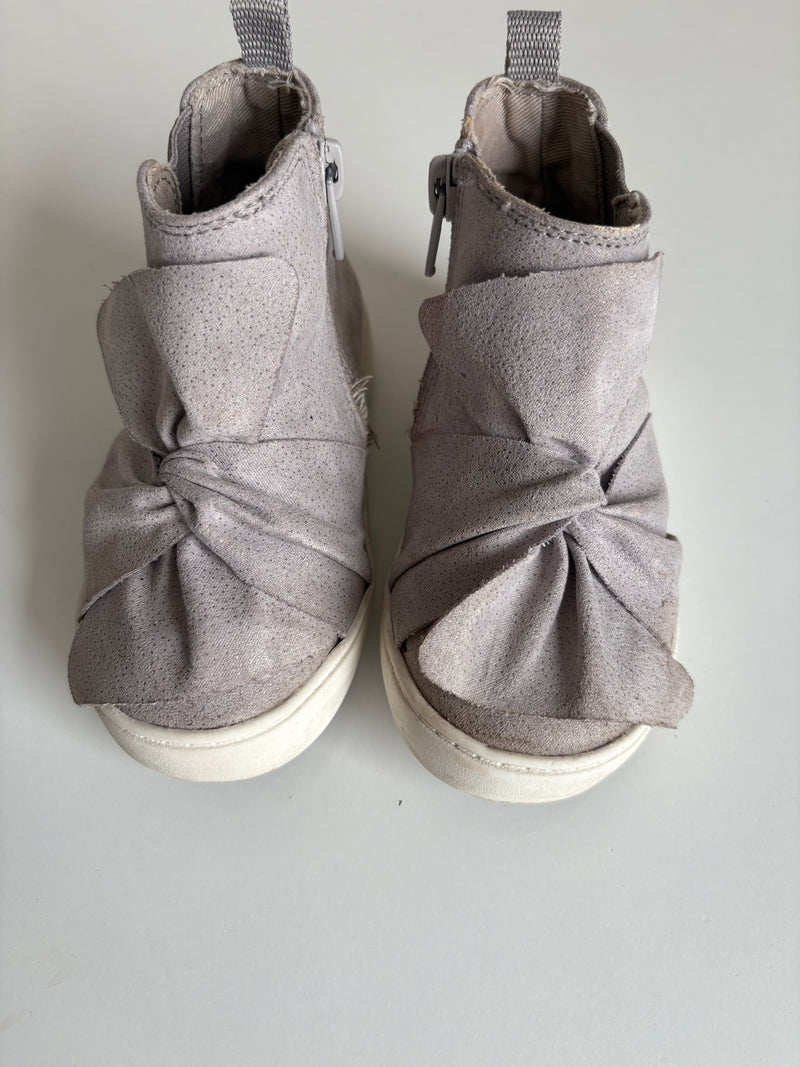 CAT & JACK (Size 6)