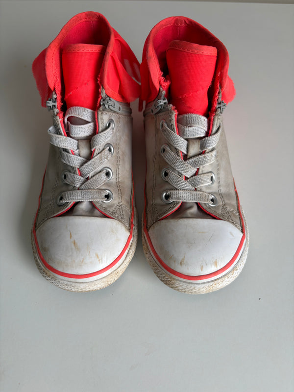 CONVERSE (Size 10)