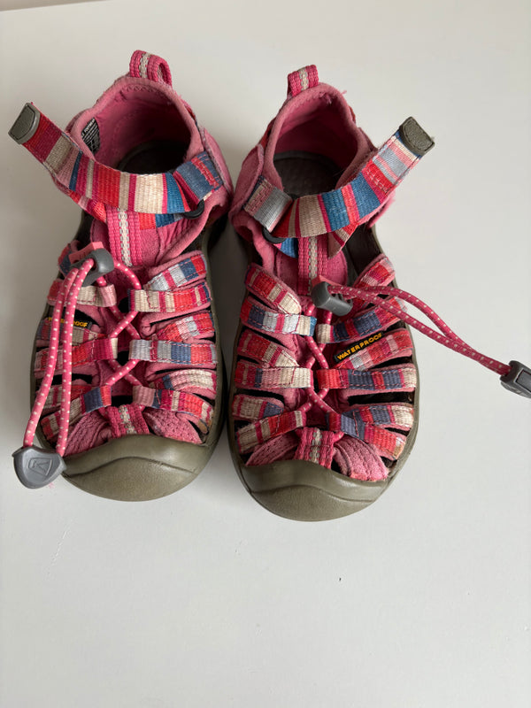 KEEN (Size 10)