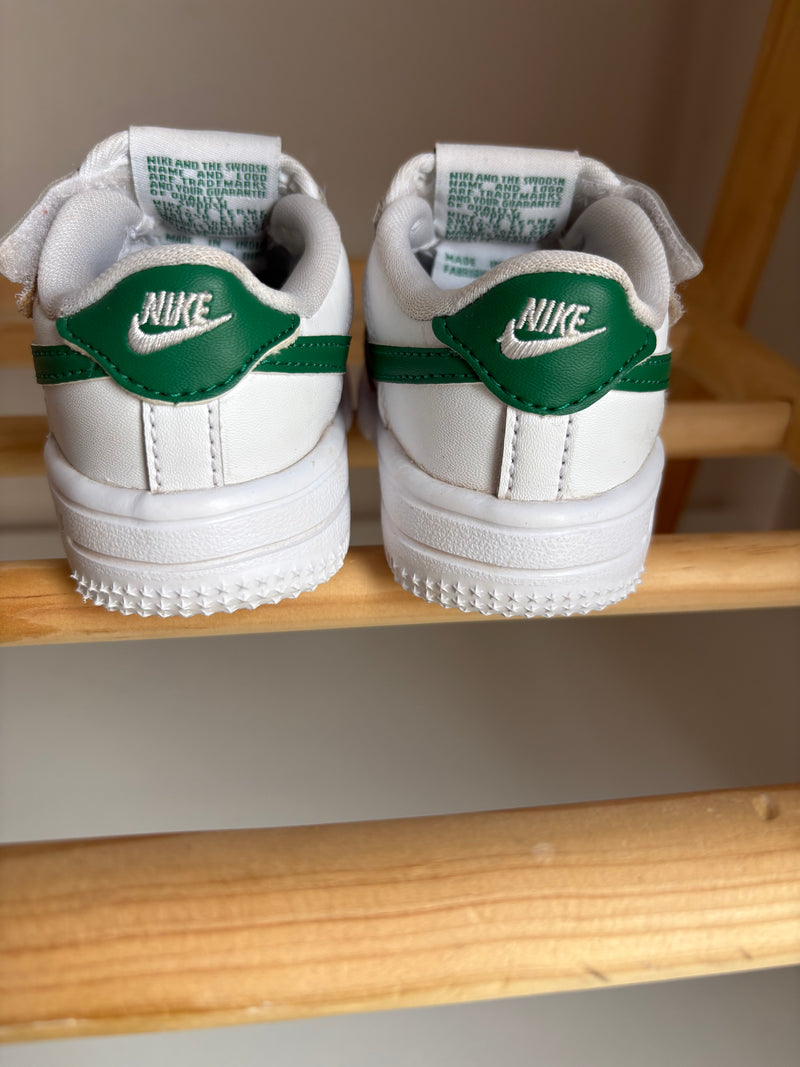 NIKE Shoes (Size 4)