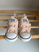 CONVERSE (Size 8)