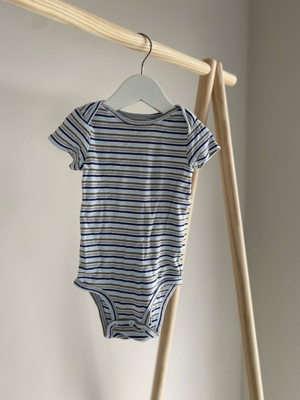 CARTERS Onesie (9 Months)